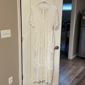 NWOT Pinkblush lace maxi dress
